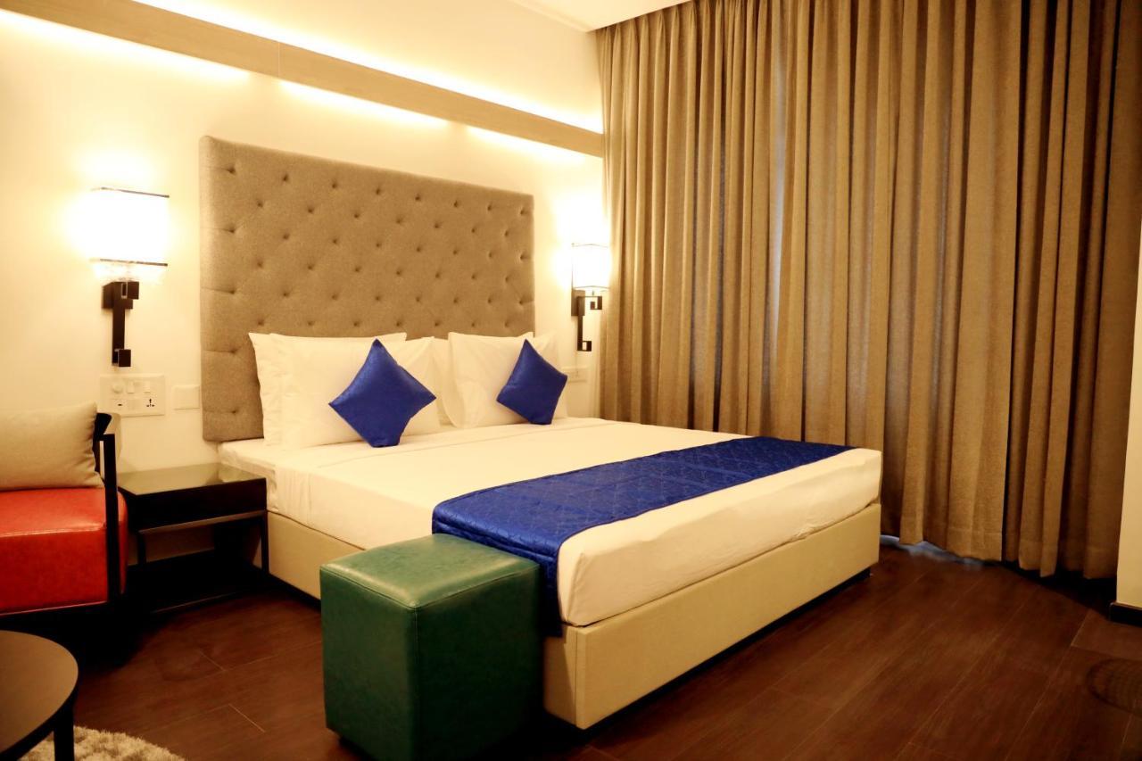 Hotel Deccan Serai Grande, Gachibowli, Haïdarabad Extérieur photo
