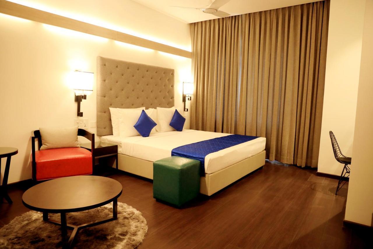 Hotel Deccan Serai Grande, Gachibowli, Haïdarabad Extérieur photo