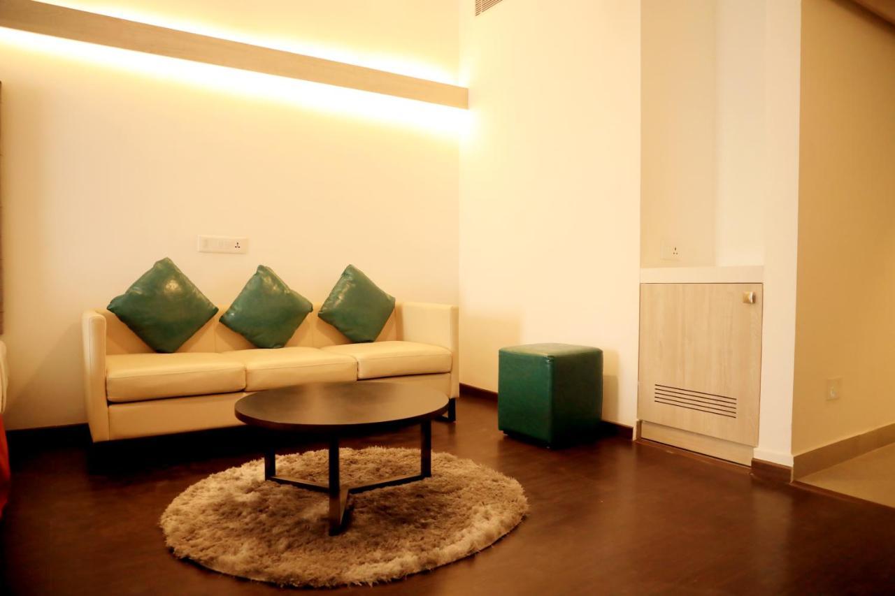 Hotel Deccan Serai Grande, Gachibowli, Haïdarabad Extérieur photo