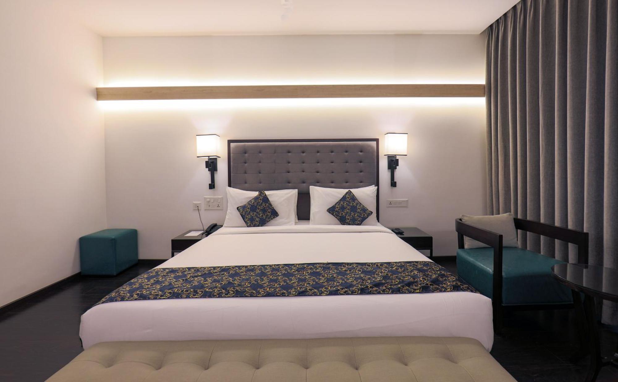 Hotel Deccan Serai Grande, Gachibowli, Haïdarabad Extérieur photo